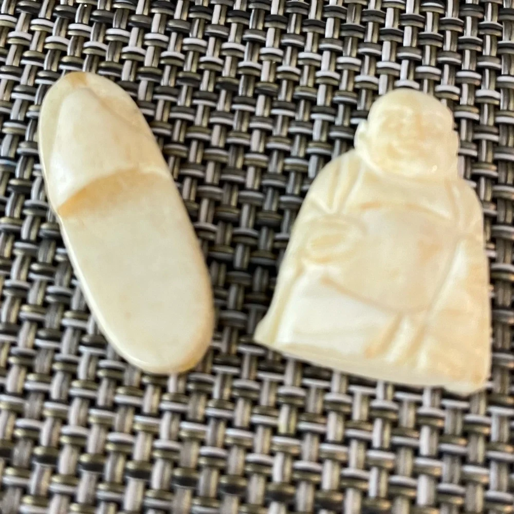 Vintage bone or ivory Buddha and Japanese Gaeta shoe - Picture 1 of 2